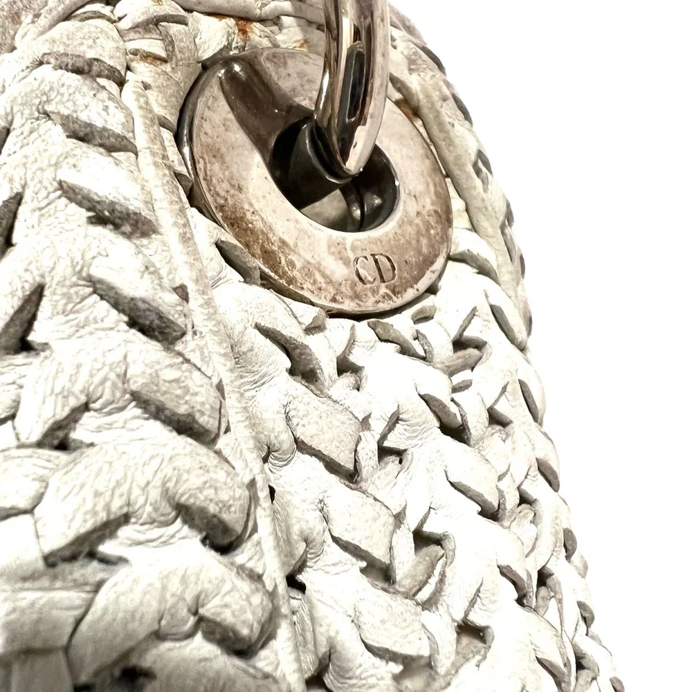 👜 Dior Avenue Bag - FIXER UPPER - Luxury Handbag Giveaway - Picture 4 of 15